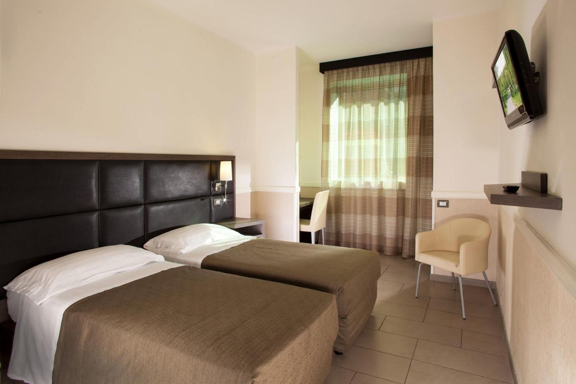 Superior Double or Twin Room,1433638183:JPEG